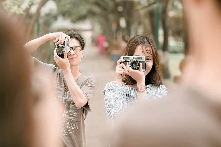 couple, camera, pose